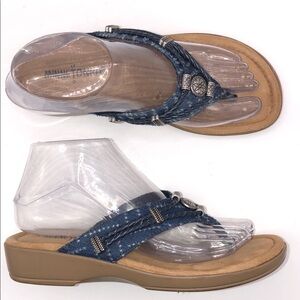Minnetonka Women’s Silverthorne 360 Thong Sandal size 7